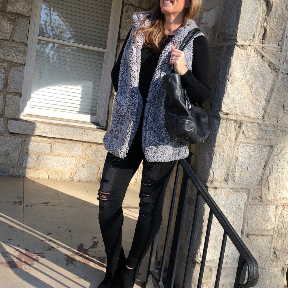 Yummy & Cozy!!  Grey Two-Tone Sherpa Hooded Vest - Picture 4 of 8